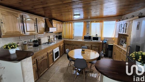 Maison 6 pièces de 127 m² à Saint-Louis (97421)