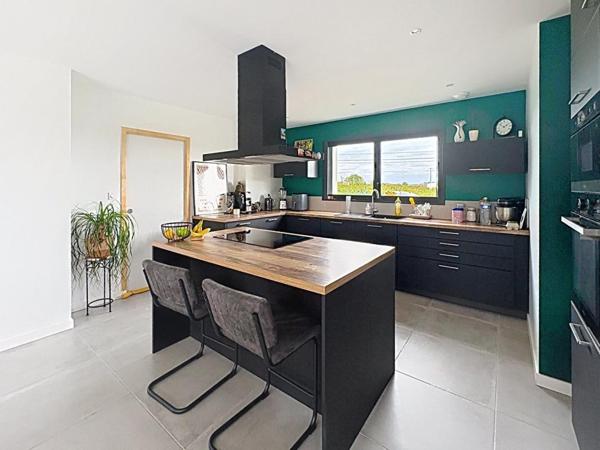 EXCLUSIVITE Maison  de plain pied à 5 mn de PONS 17800 5 pièce(s) 128 m2