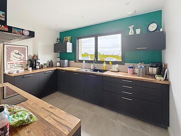 EXCLUSIVITE Maison  de plain pied à 5 mn de PONS 17800 5 pièce(s) 128 m2