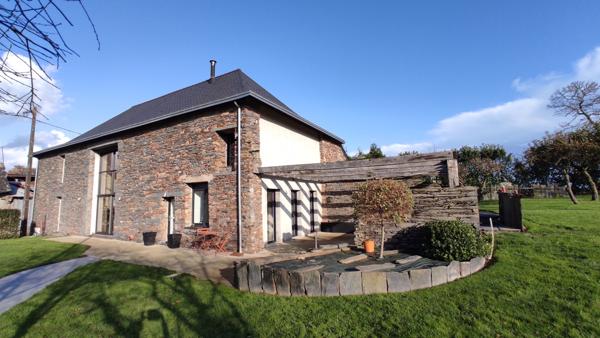 Bâtisse rénovée 240 m2