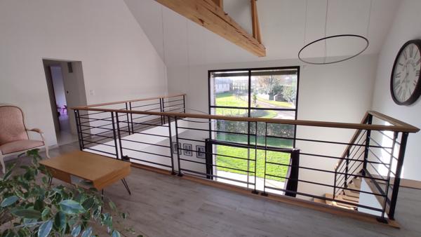 Bâtisse rénovée 240 m2