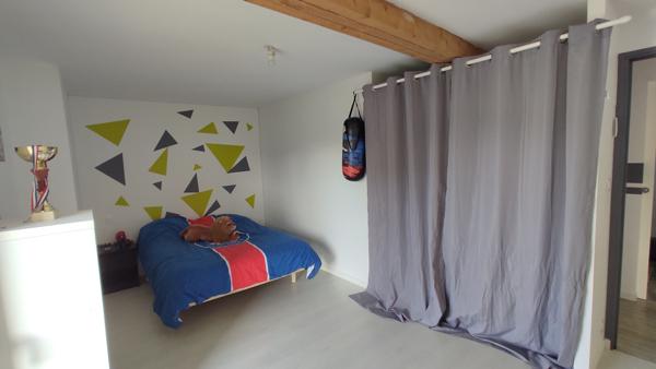 Bâtisse rénovée 240 m2