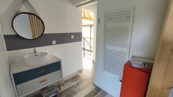 Bâtisse rénovée 240 m2