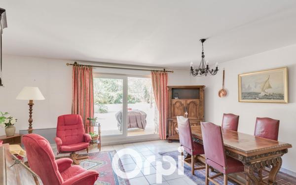 Appartement à vendre    3 pièces • 74,80 m2 Marseille 8