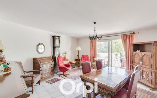 Appartement à vendre    3 pièces • 74,80 m2 Marseille 8