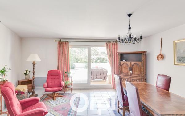 Appartement à vendre    3 pièces • 74,80 m2 Marseille 8