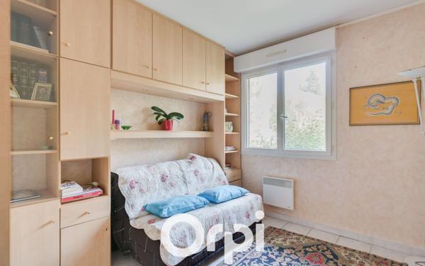 Appartement à vendre    3 pièces • 74,80 m2 Marseille 8