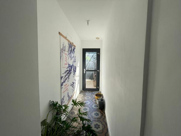 EXCLUSIVITÉ SUR AVIGNON QUARTIER BONAVENTURE - A VENDRE - APPARTEMENT AVEC COUR ET PARKING