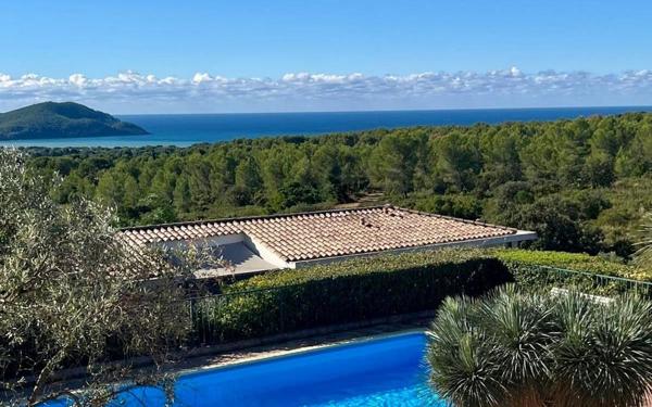 Maison à vendre    5 pièces • 158 m2 La Cadière-d'Azur