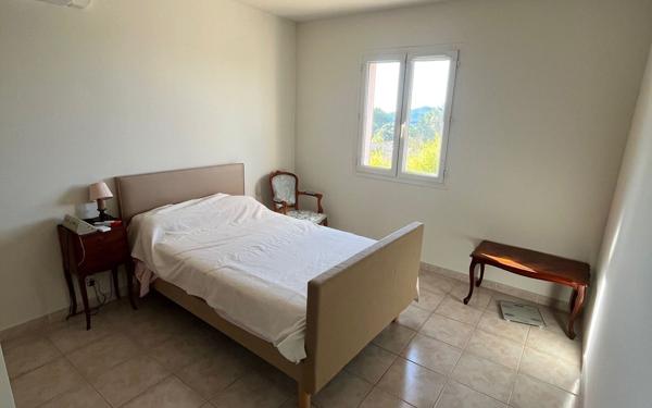 Maison à vendre    5 pièces • 158 m2 La Cadière-d'Azur