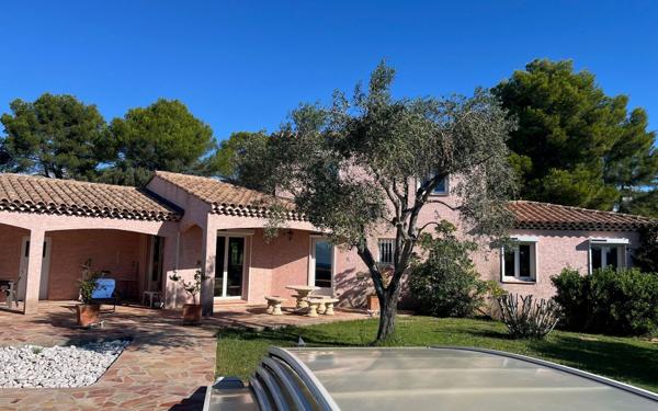 Maison à vendre    5 pièces • 158 m2 La Cadière-d'Azur