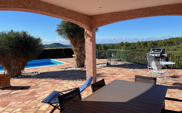 Maison à vendre    5 pièces • 158 m2 La Cadière-d'Azur