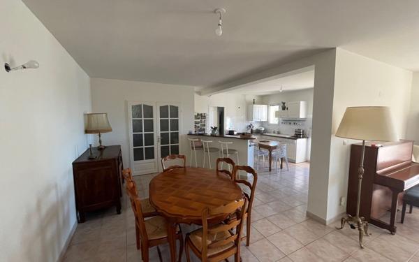 Maison à vendre    5 pièces • 158 m2 La Cadière-d'Azur