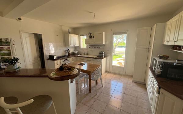 Maison à vendre    5 pièces • 158 m2 La Cadière-d'Azur