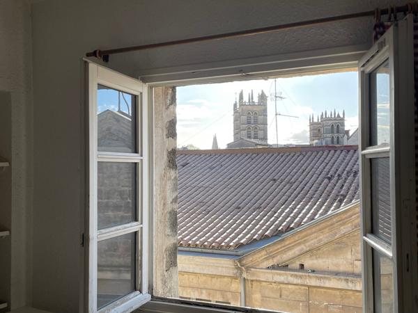 Studio mezzanine dernier étage au coeur de l'écusson