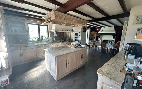 Maison à vendre    8 pièces •  Nègrepelisse