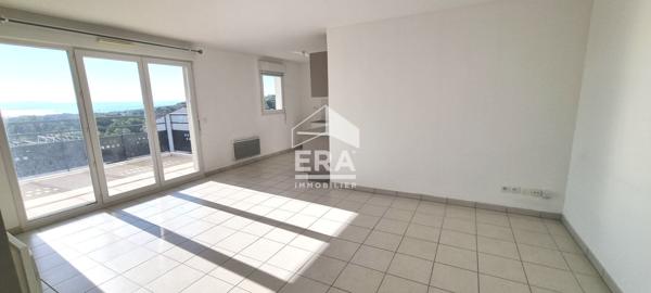 Appartement Martigues T3 Terrasse piscine, ascenseur et gardien dans résidence moderne