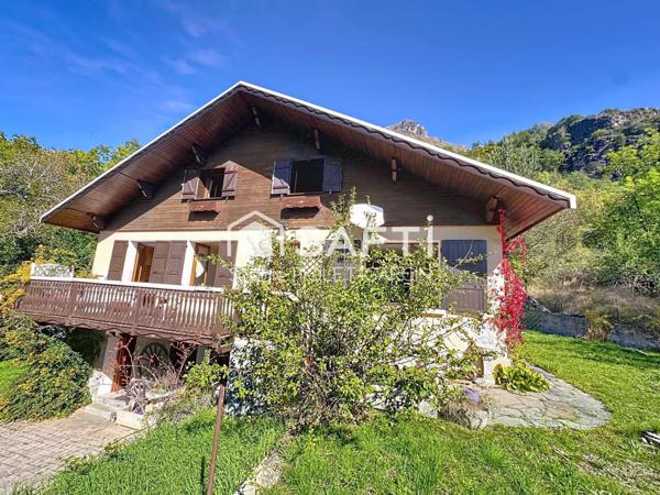 Grande maison Vallouise-Pelvoux avec jardins et garage expo Sud