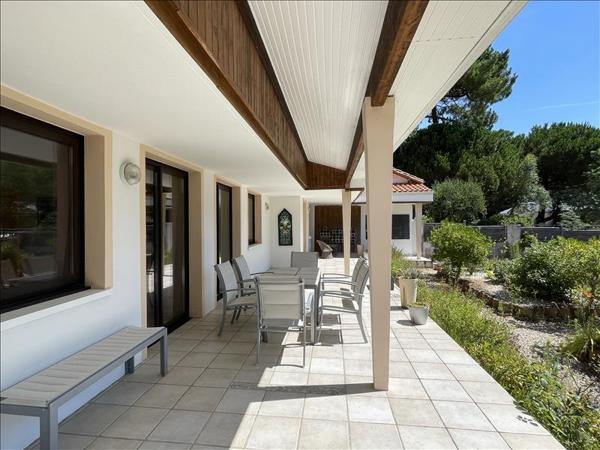 Maison à vendre |  Saint-Palais-sur-Mer |  11 pièces | 249 m²