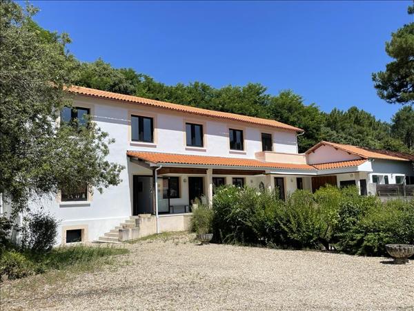 Maison à vendre |  Saint-Palais-sur-Mer |  11 pièces | 249 m²