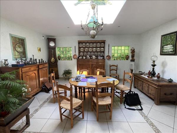 Maison à vendre |  Saint-Palais-sur-Mer |  11 pièces | 249 m²