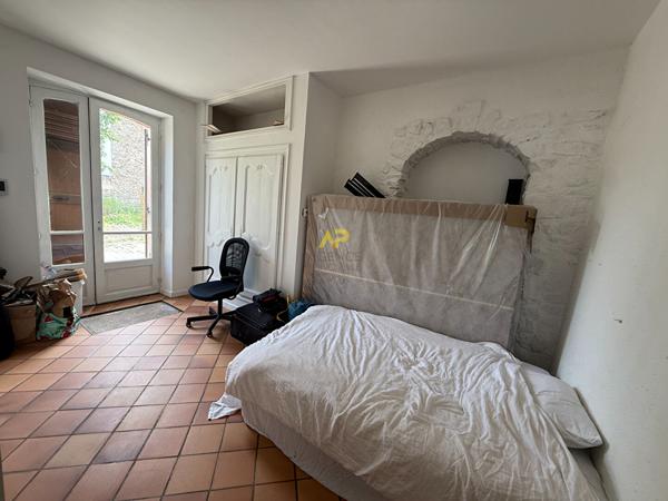 MAISON HYPER CENTRE VILLE 200 000 € **  - Référence  2049