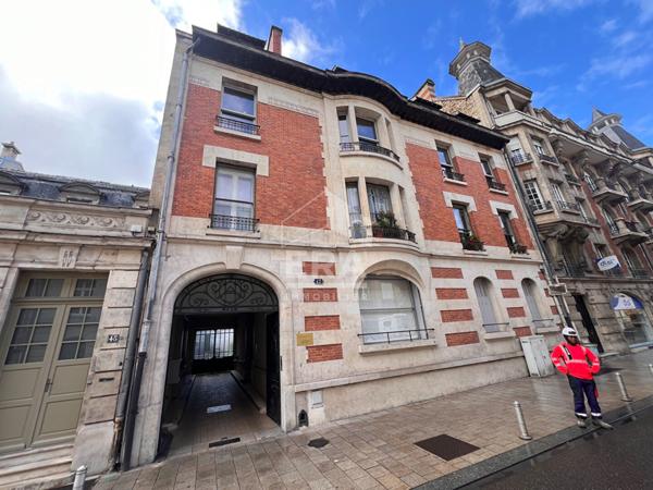 Appartement - 3 pièce(s) - 40 m2 - Non meublé