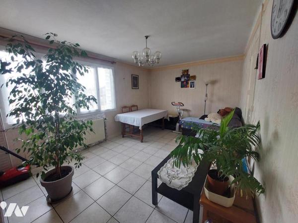 A VENDRE- MAISON LOUEE POUR INVESTISSEUR -COSSE LE VIVIEN