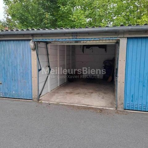 box de 15 m2 dans résidence sécurisée à Gonesse