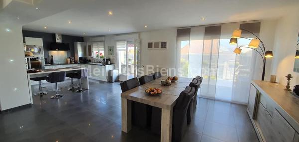 Maison 3 chambres - Garage - Terrasse - Jardin - espace ouvert - 118 m2