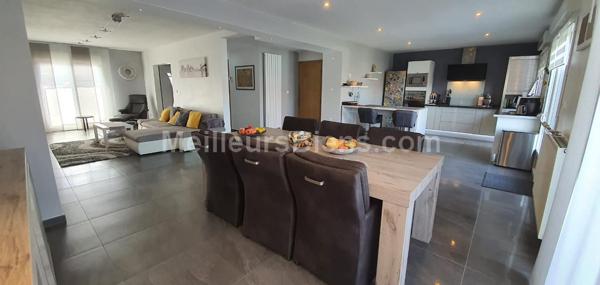 Maison 3 chambres - Garage - Terrasse - Jardin - espace ouvert - 118 m2