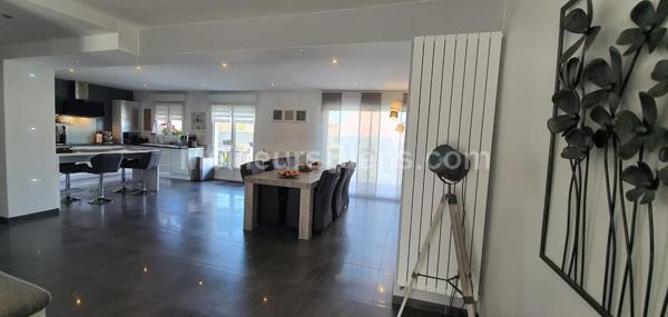 Maison 3 chambres - Garage - Terrasse - Jardin - espace ouvert - 118 m2