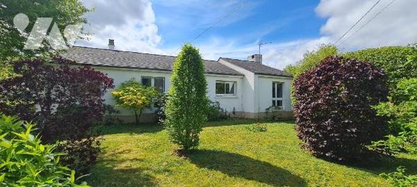 Sur la commune de DAMMARIE-LES-LYS, maison de plain-pied d'env. 112m² habitables, élevée sur vi...