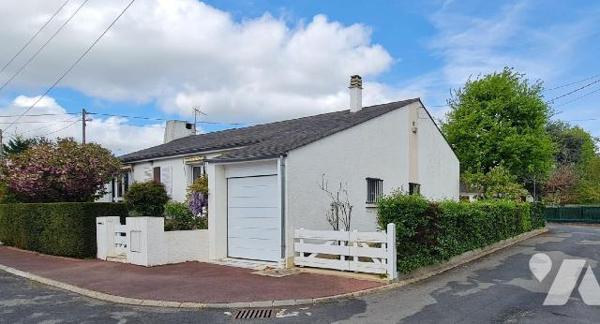 Sur la commune de DAMMARIE-LES-LYS, maison de plain-pied d'env. 112m² habitables, élevée sur vi...