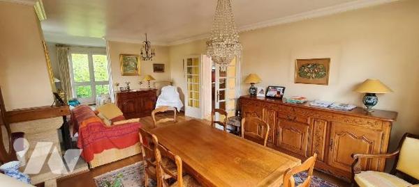 Sur la commune de DAMMARIE-LES-LYS, maison de plain-pied d'env. 112m² habitables, élevée sur vi...