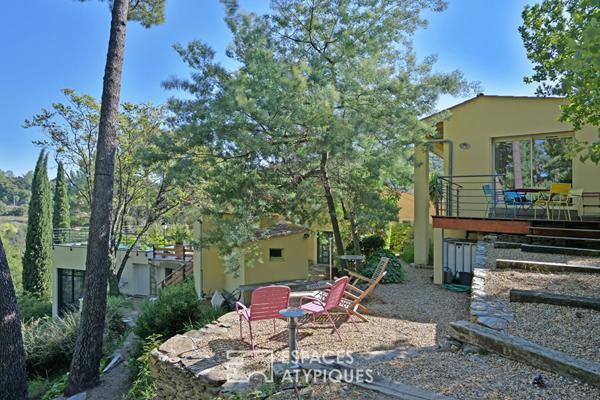 Maison de caractère avec gîte, ateliers et vue dégagée