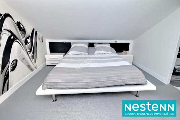 Maison Meyzieu T5 d'environ 143 m² sur un terrain de 753 m² avec piscine.