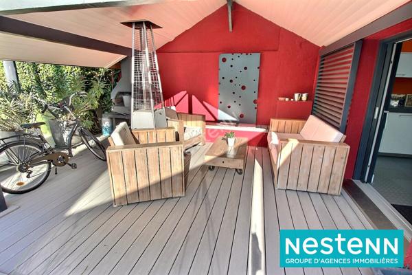 Maison Meyzieu T5 d'environ 143 m² sur un terrain de 753 m² avec piscine.