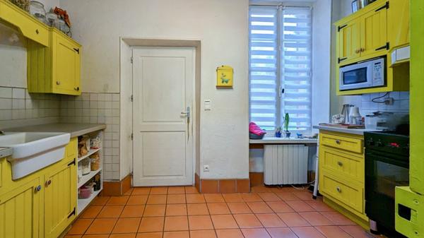 Grande Maison de maître, gîte et piscine.