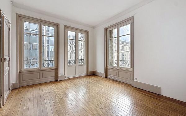 Appartement à louer    4 pièces • 100 m2 Nancy