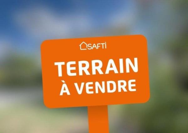 Terrain avec grand garage