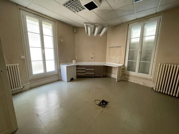 Bureaux à vendre à VERNEUIL D'AVRE ET D'ITON 27130