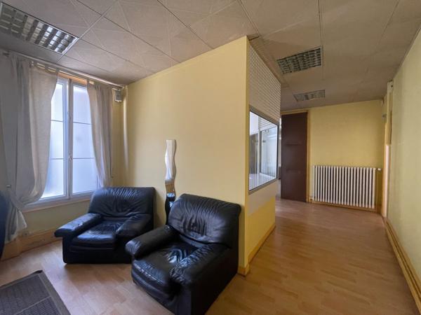 Bureaux à vendre à VERNEUIL D'AVRE ET D'ITON 27130