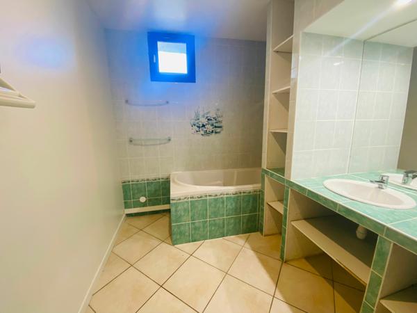 Appartement à louer    5 pièces • 111,10 m2    Paulhan