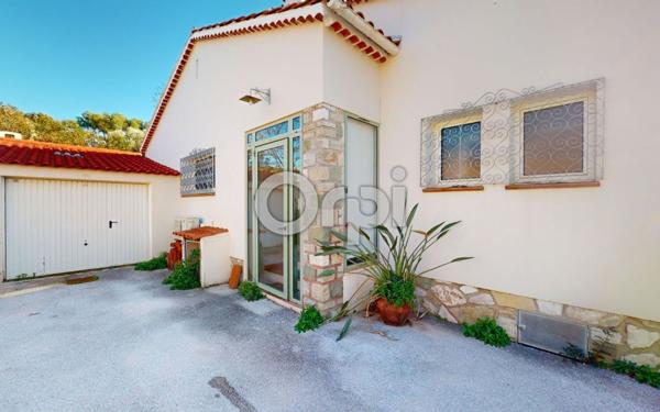 Maison à vendre    5 pièces •  Carqueiranne