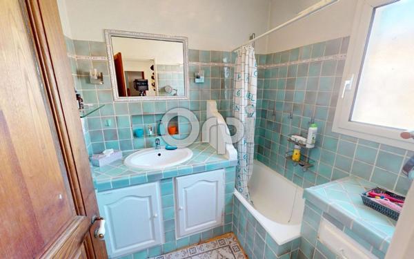 Maison à vendre    5 pièces •  Carqueiranne