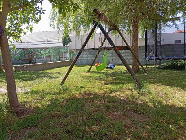 Maison mitoyenne quartier dynamique