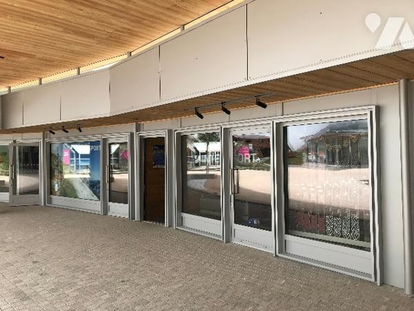 Local commercial de 101 m² loué, au pied de la station de ski de PIAU-ENGALY à ARAGNOUET 65170.