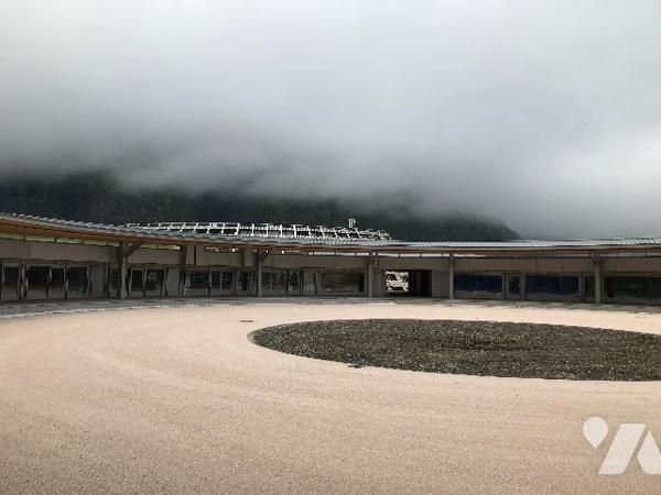 Local commercial de 101 m² loué, au pied de la station de ski de PIAU-ENGALY à ARAGNOUET 65170.