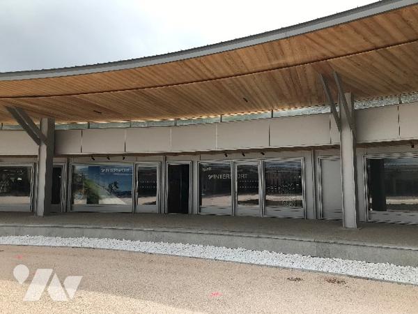 Local commercial de 101 m² loué, au pied de la station de ski de PIAU-ENGALY à ARAGNOUET 65170.